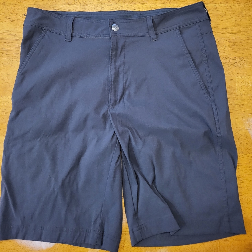 COLUMBIA WOMEN'S UTILITY OMNI-SHADE SHORTS GRAY SZ 32W 10 EXCELLENT CONDITION